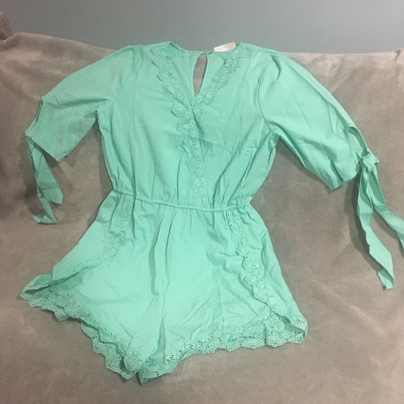 3 Pack (1S, 1M, 1L) Reseller Bundle Mint Surplice Sleeve Romper - Picture 2 of 5